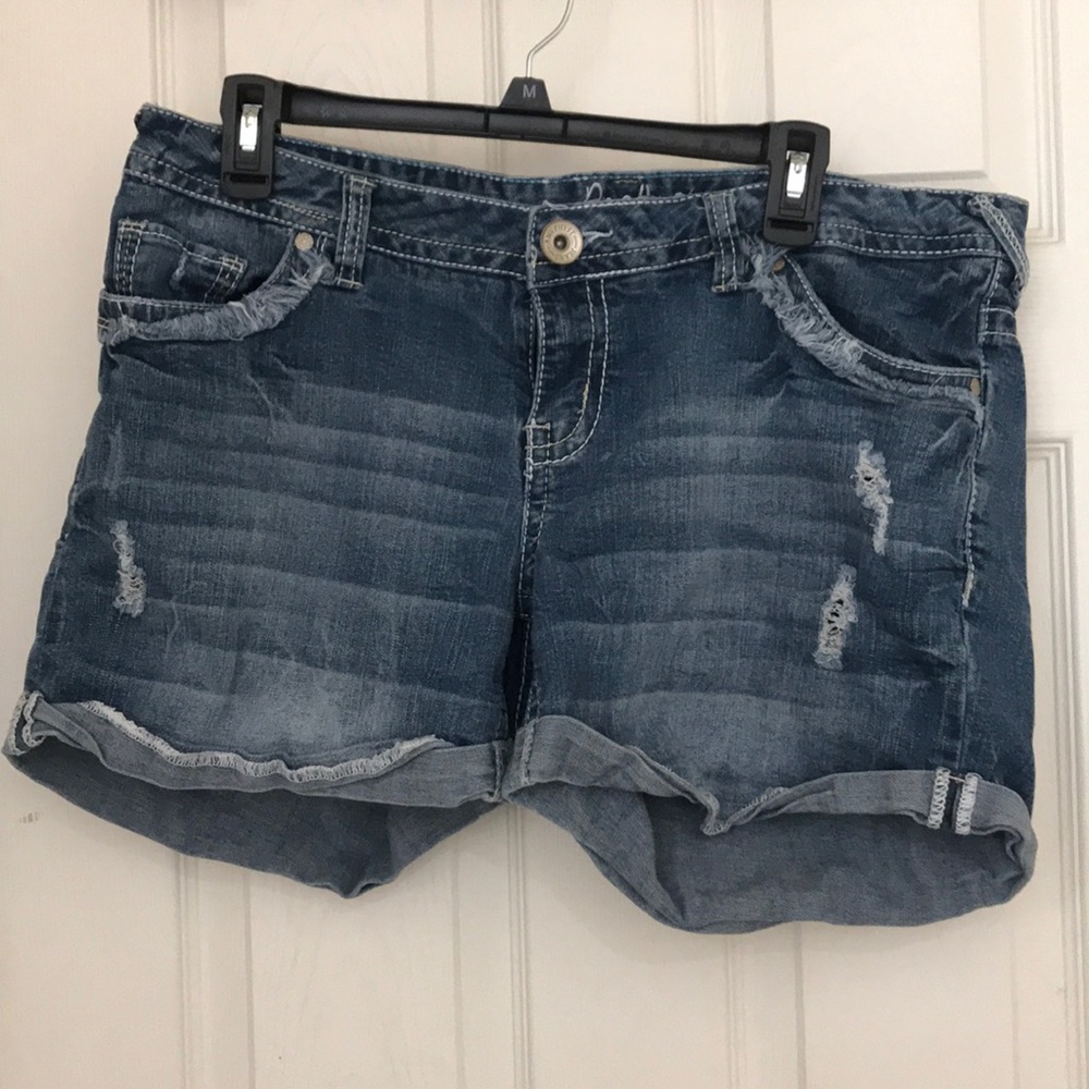Amethyst jean shorts